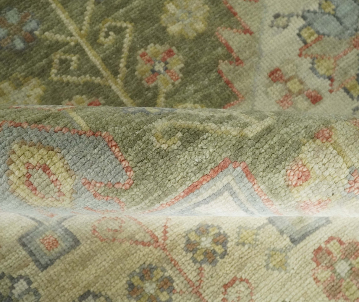 Antique Style Green, Ivory and Beige Hand knotted Heriz Serapi Multi Size wool Area Rug