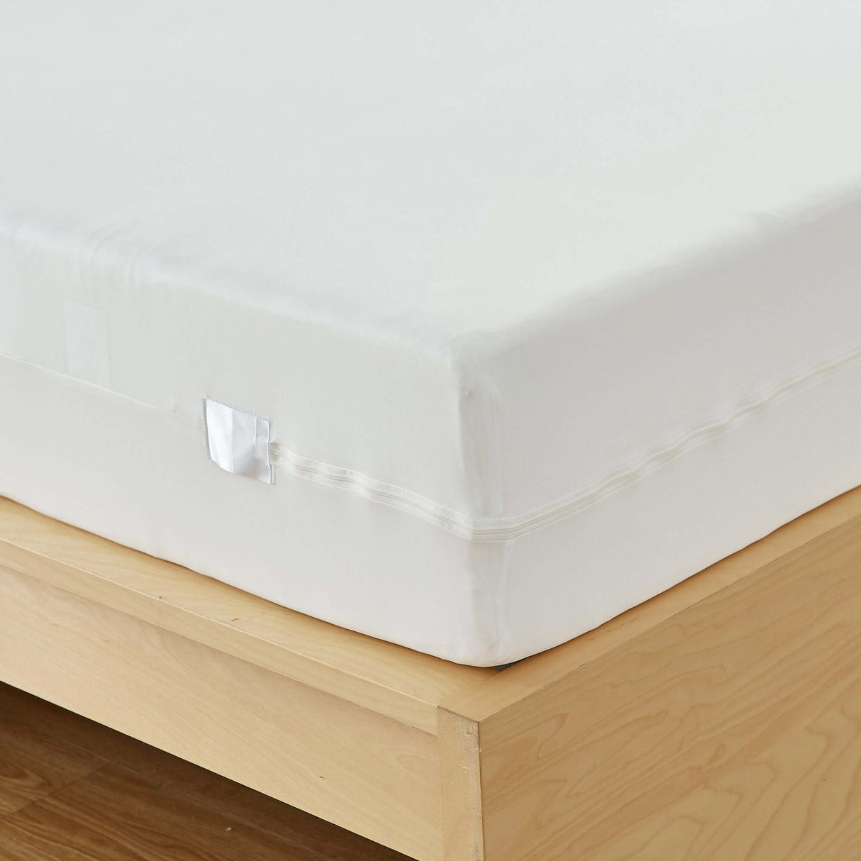 Bargoose BedBug Solution™ Zippered Stretch Knit Box Spring Protector