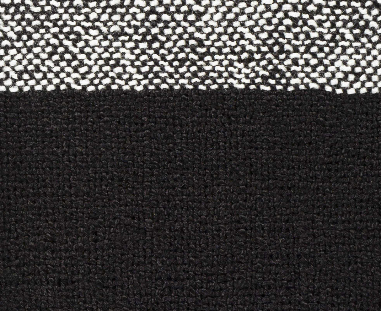 Mettmach Black Throw