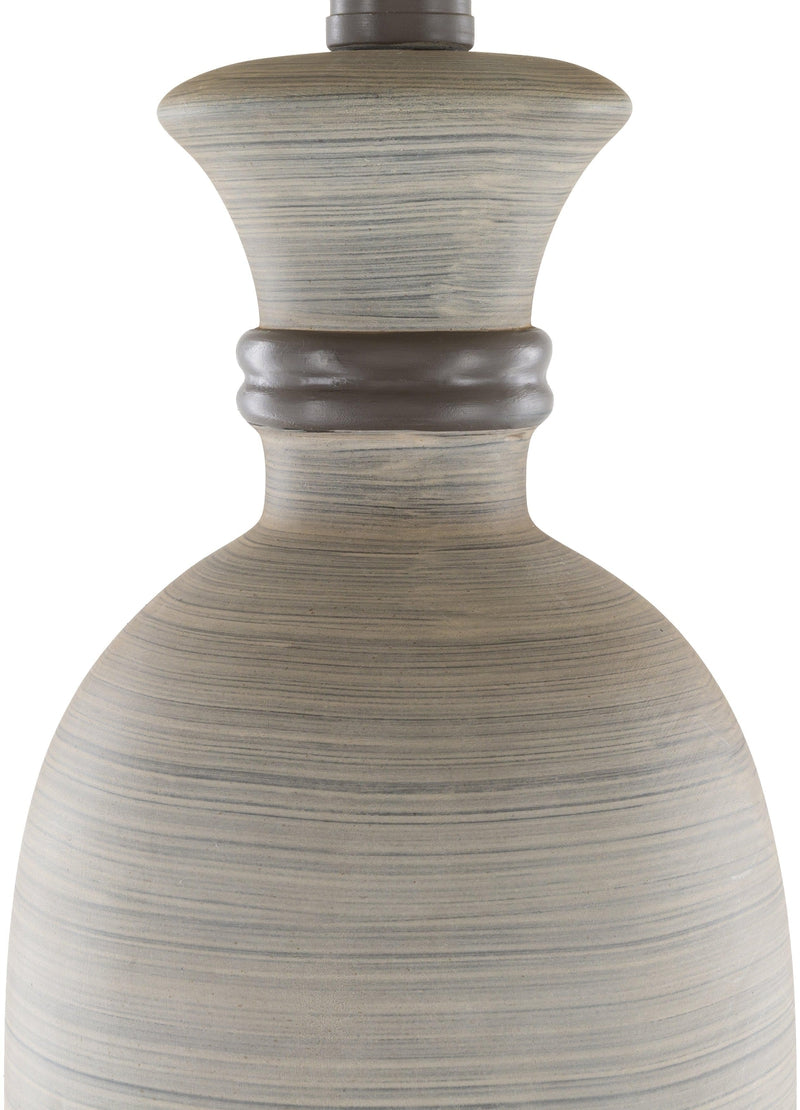 Wulka Traditional Table Lamp