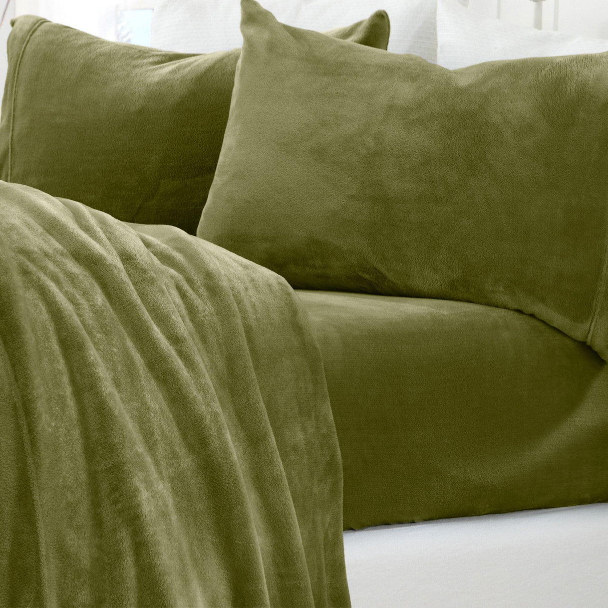 4-Piece Solid Plush Sheet - Velvet Luxe Collection