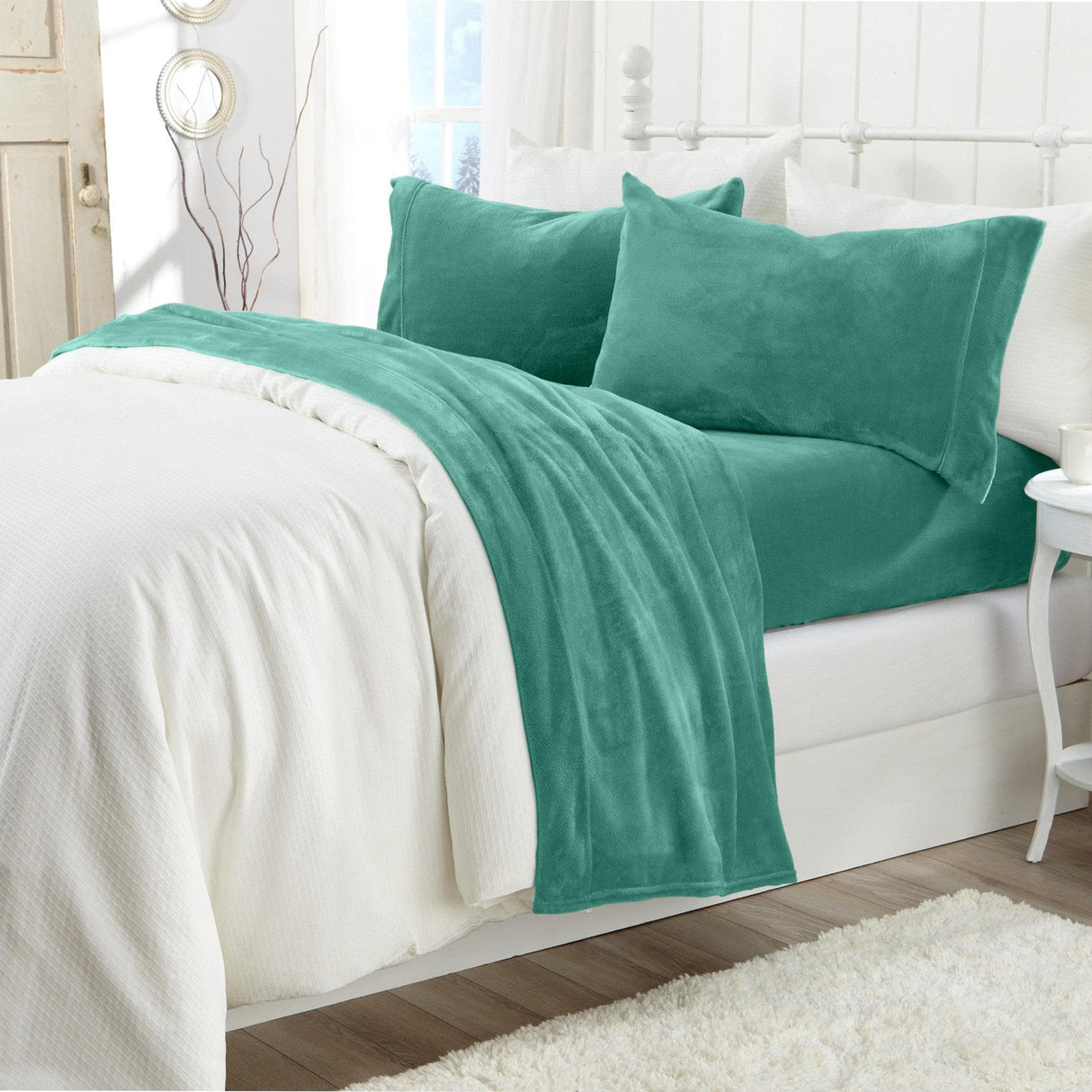 4-Piece Solid Plush Sheet - Velvet Luxe Collection