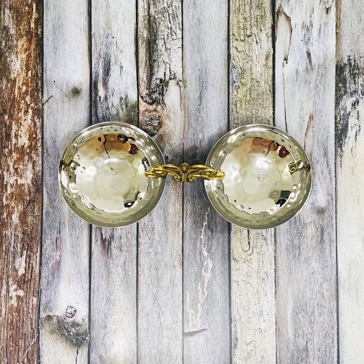 Hammered 2 Bowls with Leaf