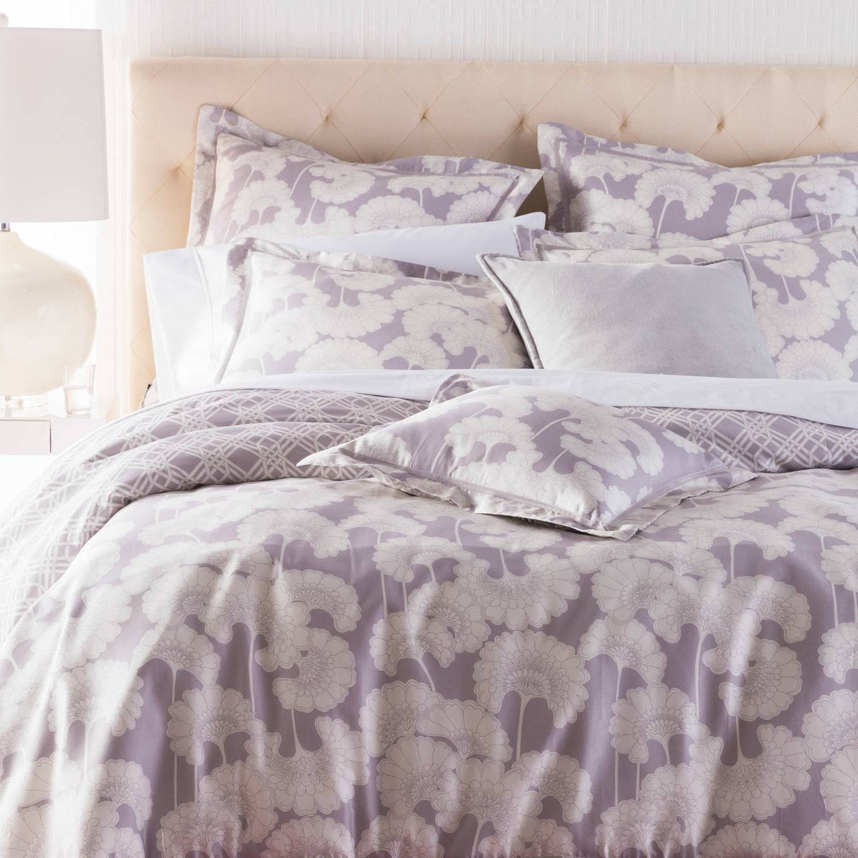 Ploce Light Gray Bedding