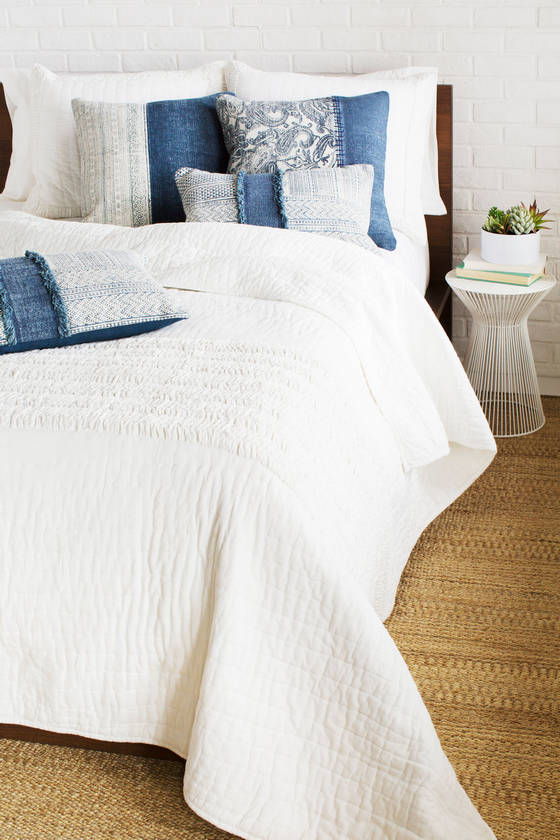 Tiefgraben White End Table