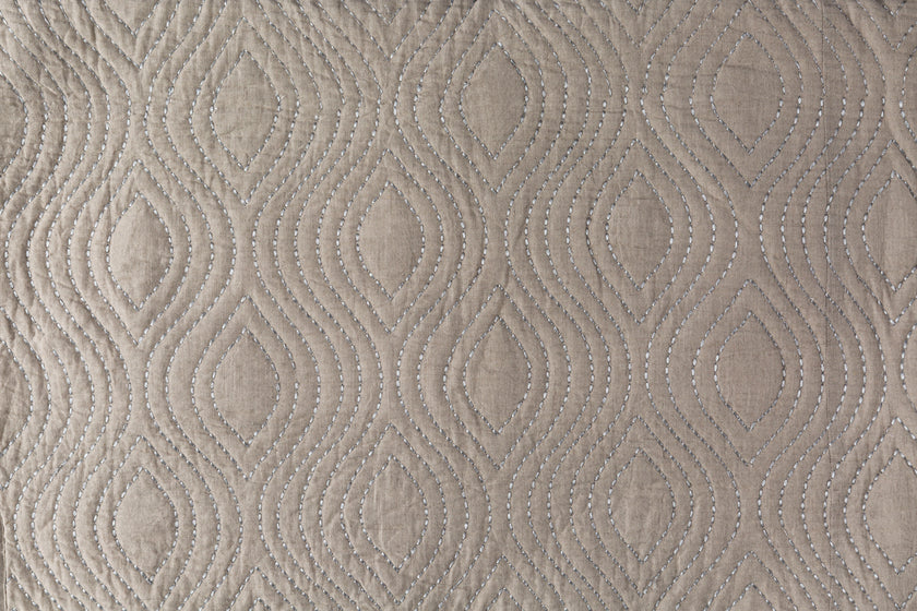 Otocac Light Gray Bedding