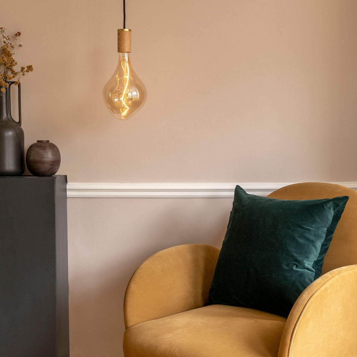 Knuckle Pendant in Oak