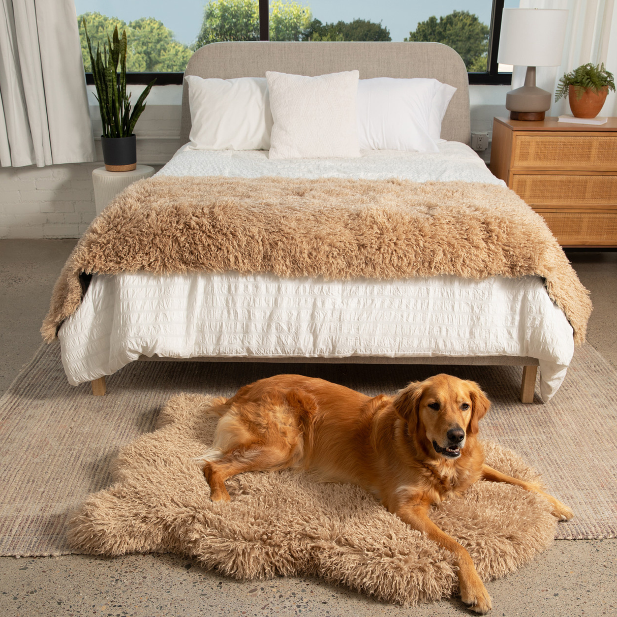 PupRug® Luxe Faux Fur Orthopedic Dog Bed - Plush Sheep Tan