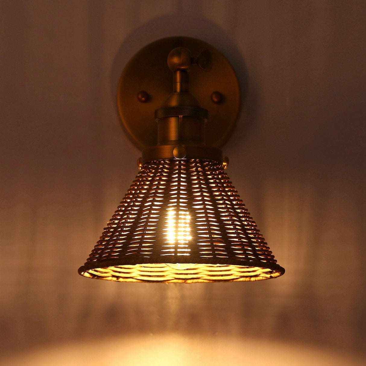 Traditional 1-Light Golden Wall Light