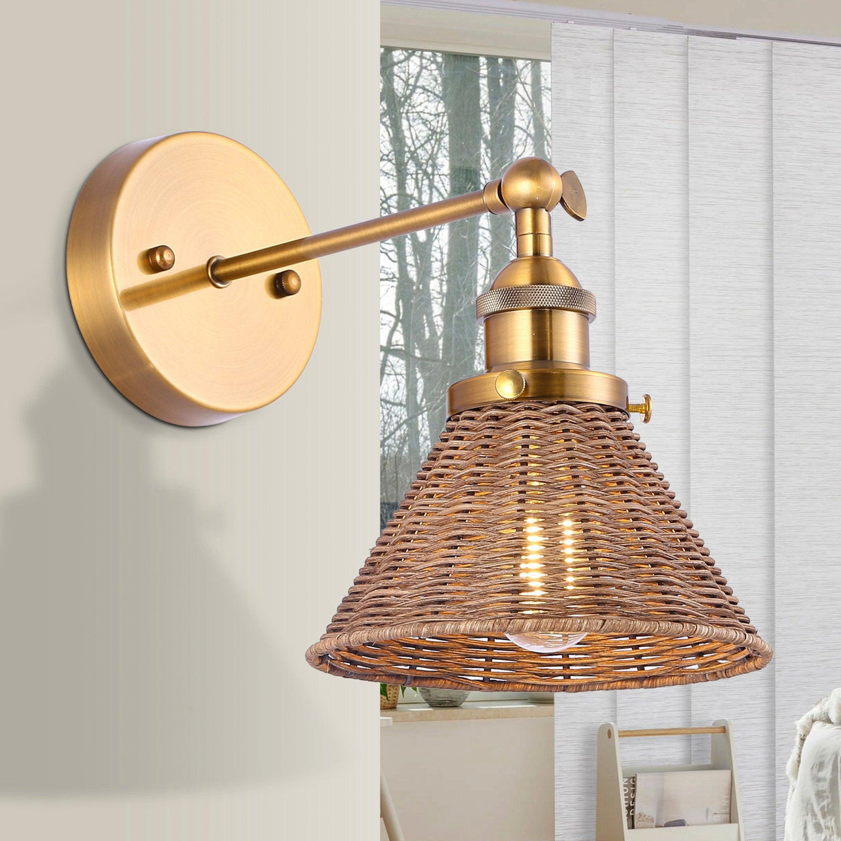 Traditional 1-Light Golden Wall Light