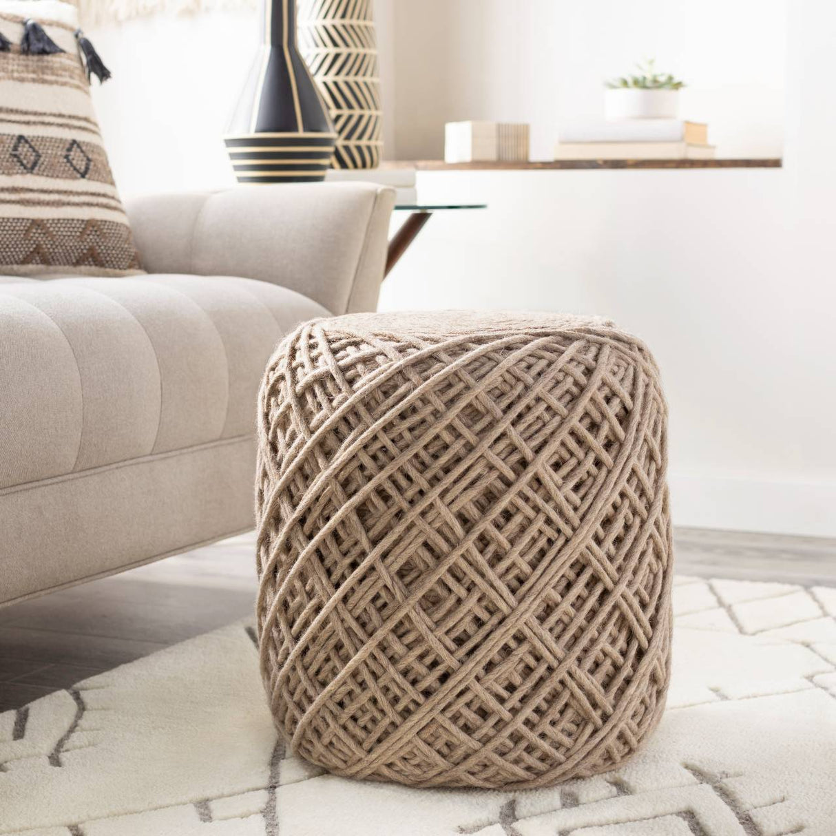 Reinsberg Wheat Pouf