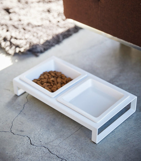 Pet Bowls & Accessories