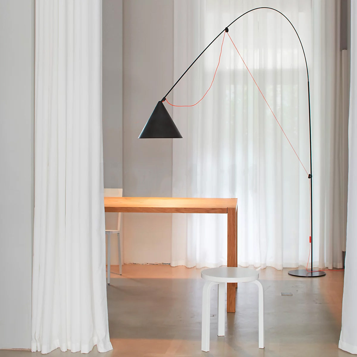 AYNO Floor Lamp