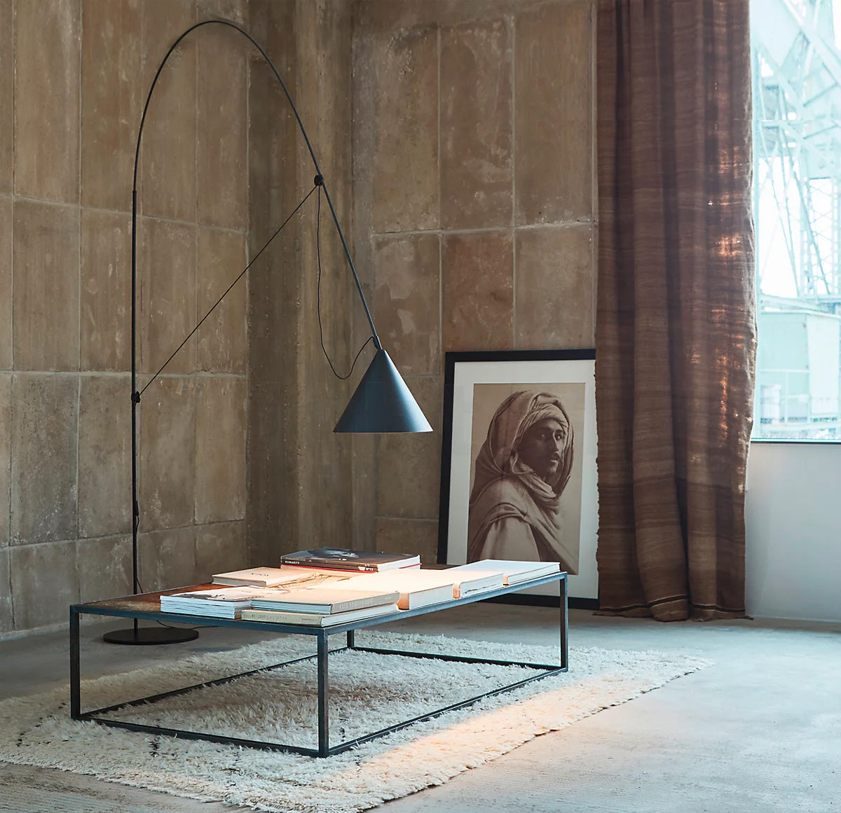 AYNO Floor Lamp