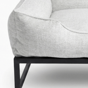 The FÜZI Elevated Dog Bed