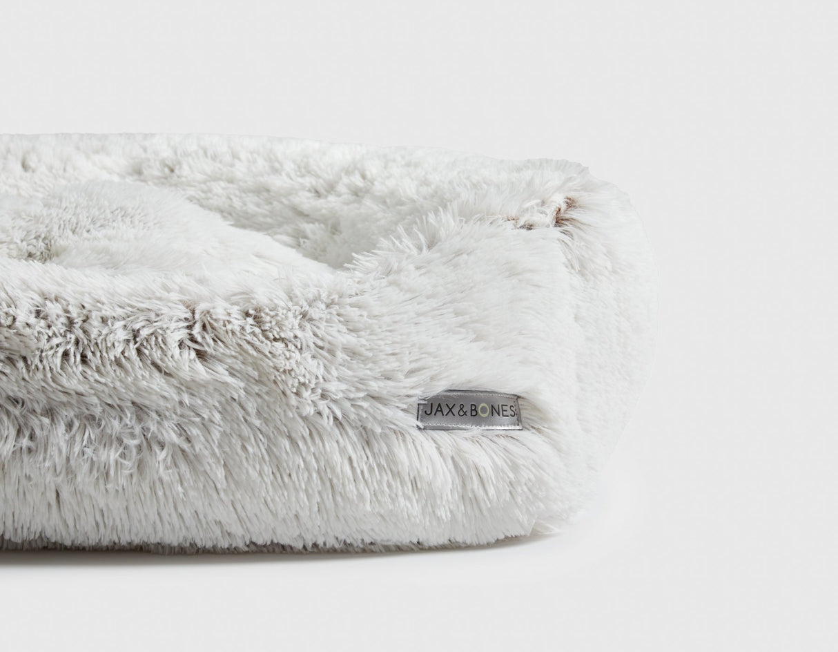Arctic Shag Napper Bed