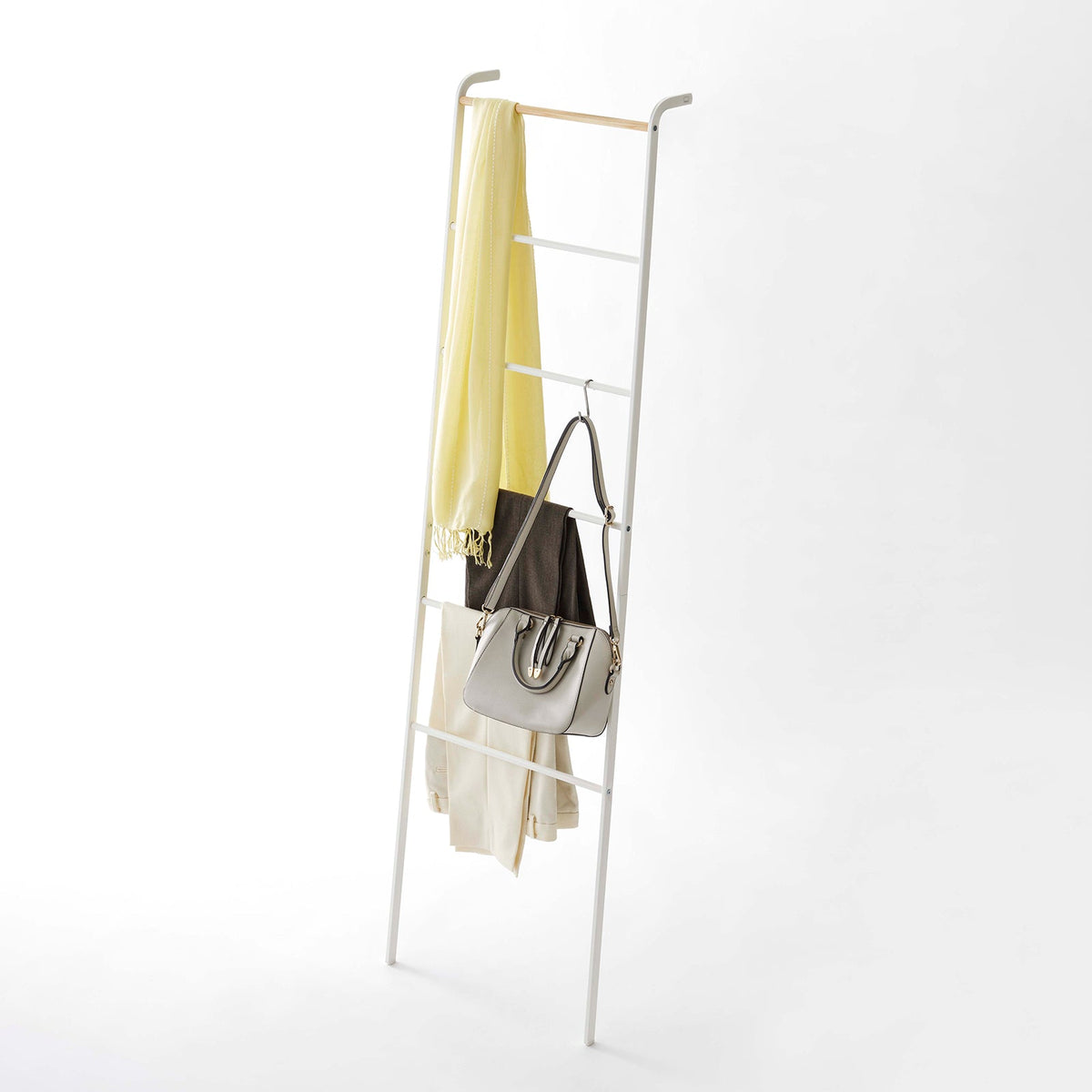 Leaning Storage Ladder (63
