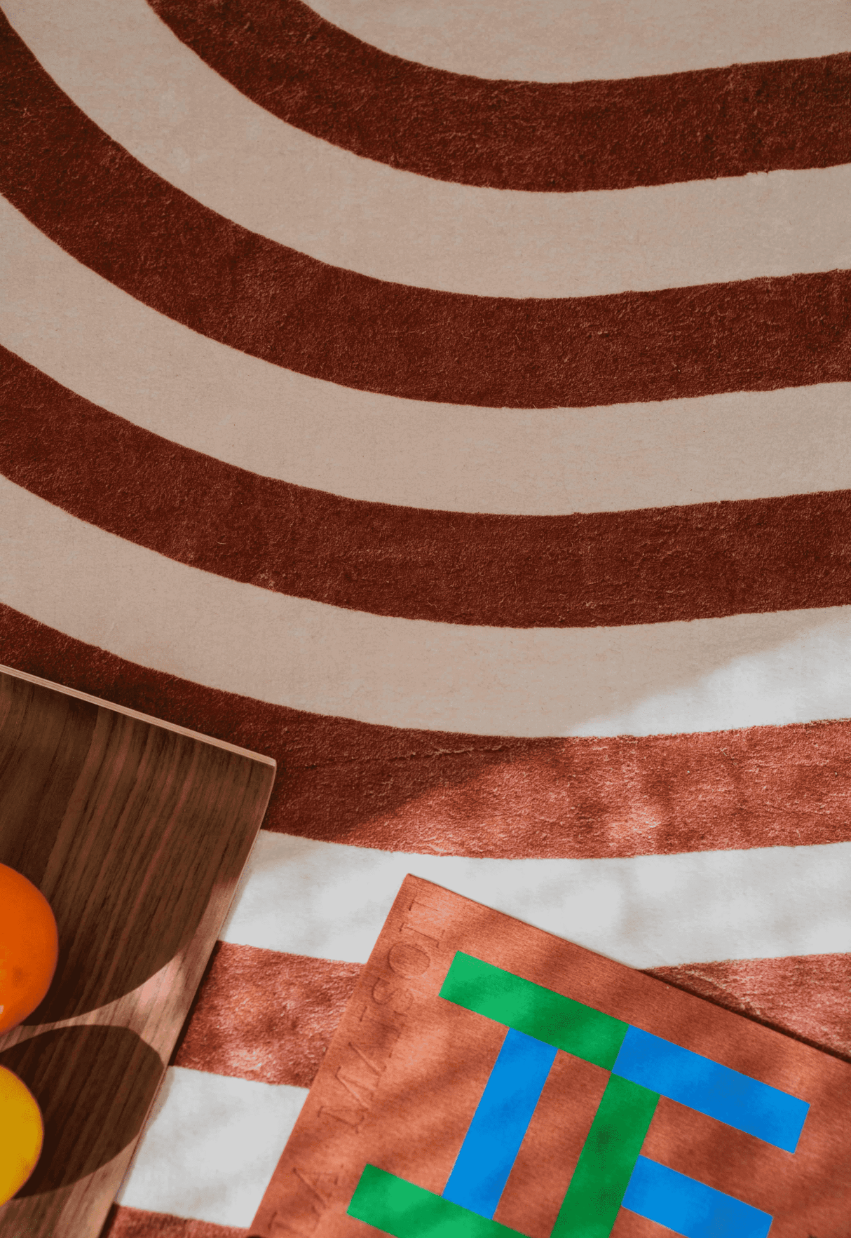 Curvy Brown Stripes Design Rug