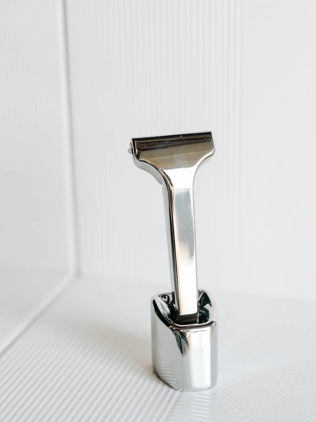 Single Edge SE Razor Stand