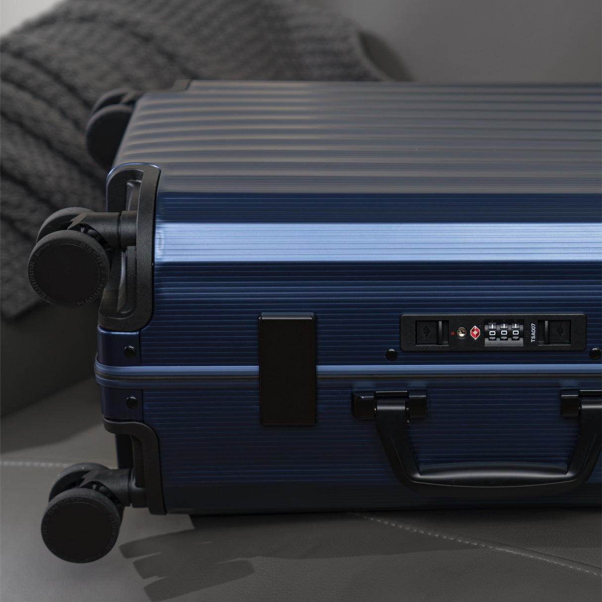 SPACE Aluminum Suitcase Navy