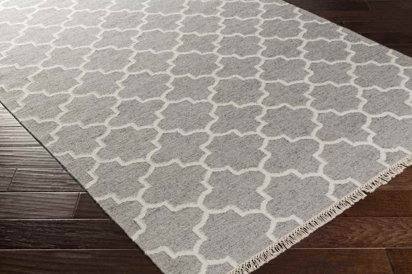 Bentley Cottage Gray/White Area Rug