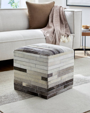 Grobrubbach Cream Pouf