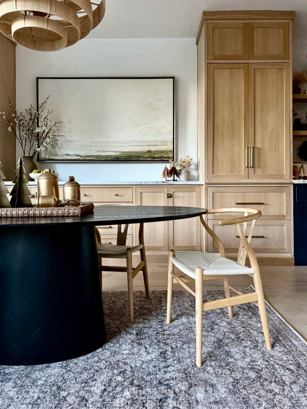 Collins Avenue Traditional Rust/Brown Area Rug - Galey Alix Livabliss