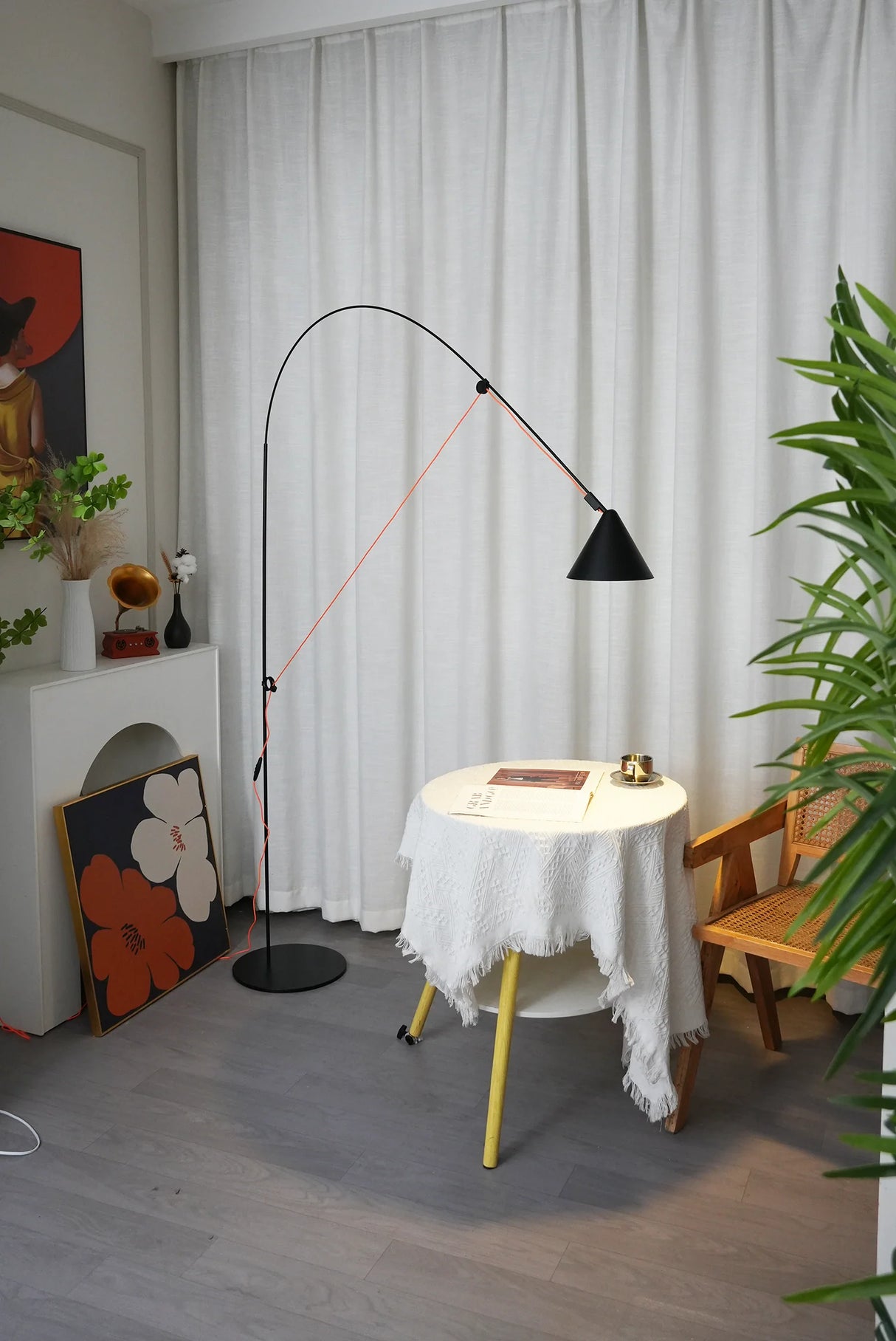 AYNO Floor Lamp