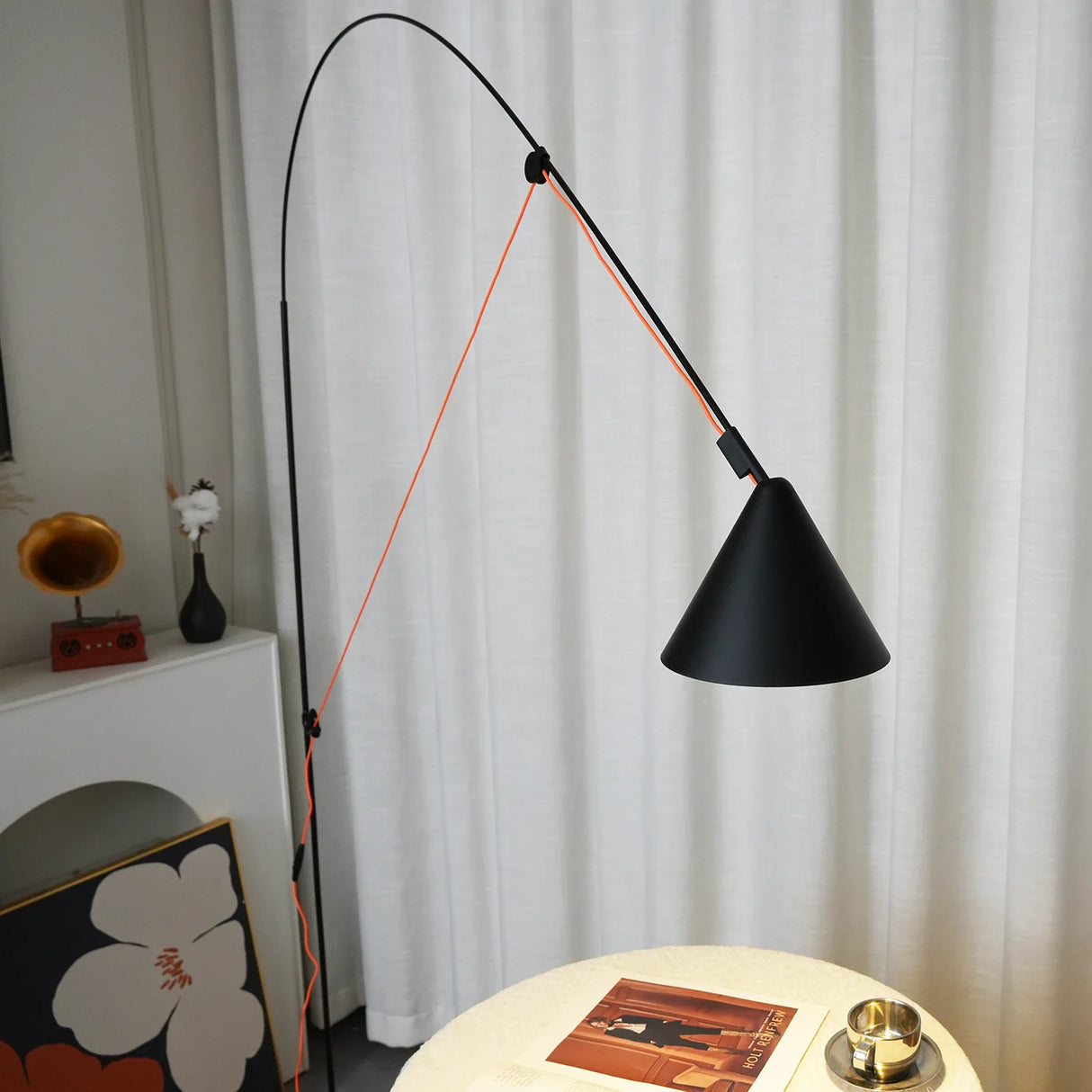 AYNO Floor Lamp