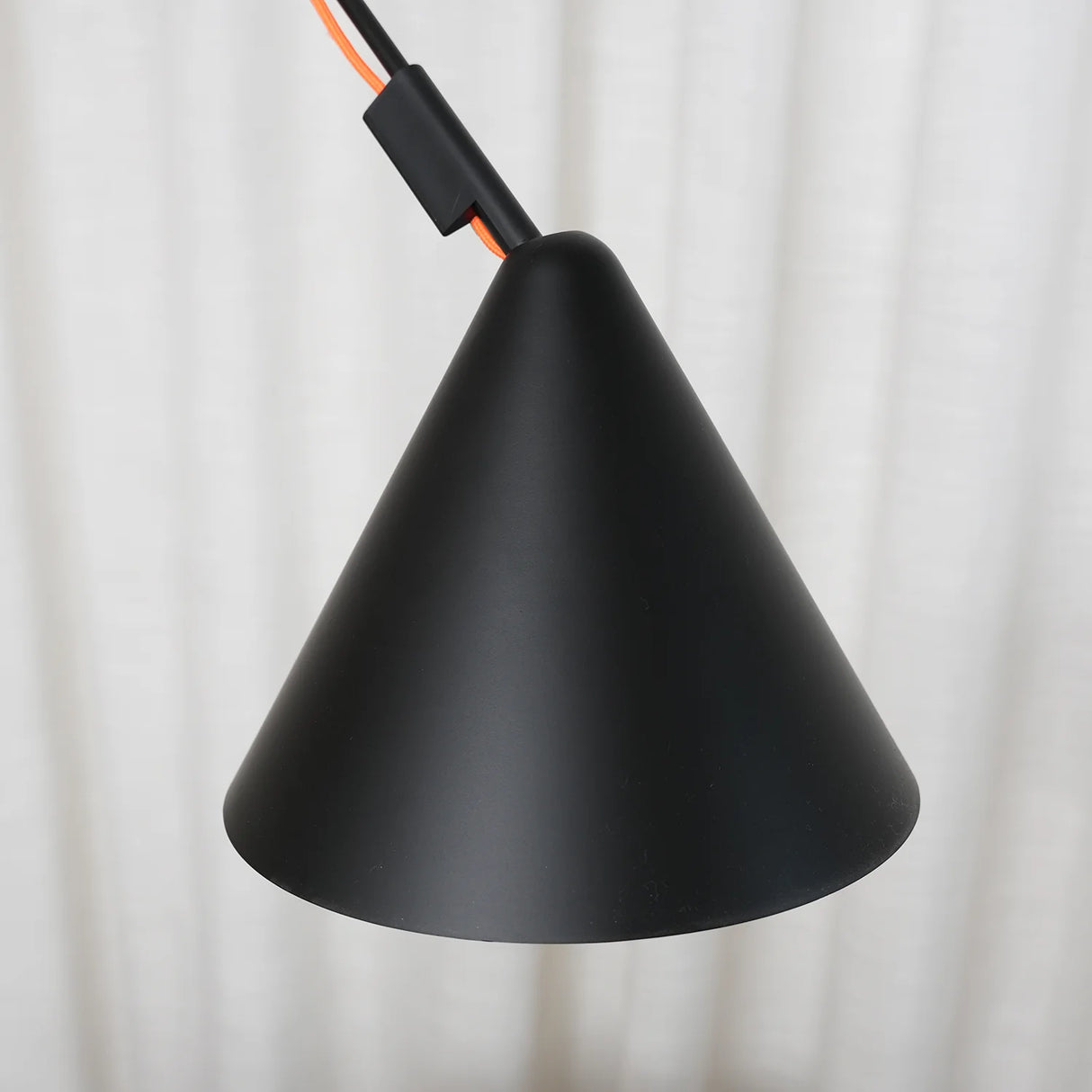 AYNO Floor Lamp