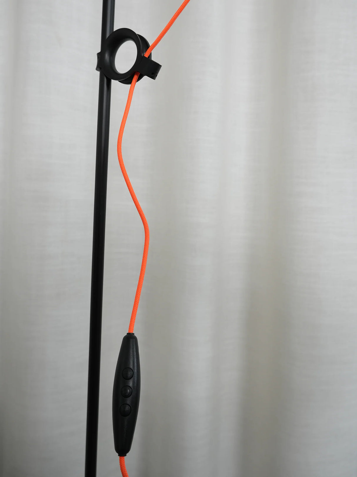 AYNO Floor Lamp