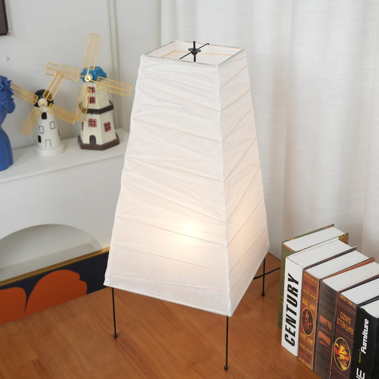 Akari 4N Table Lamp
