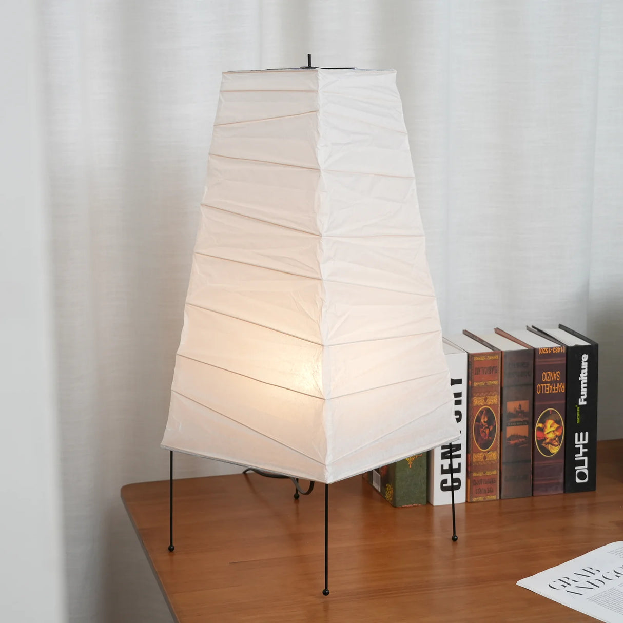 Akari 4N Table Lamp