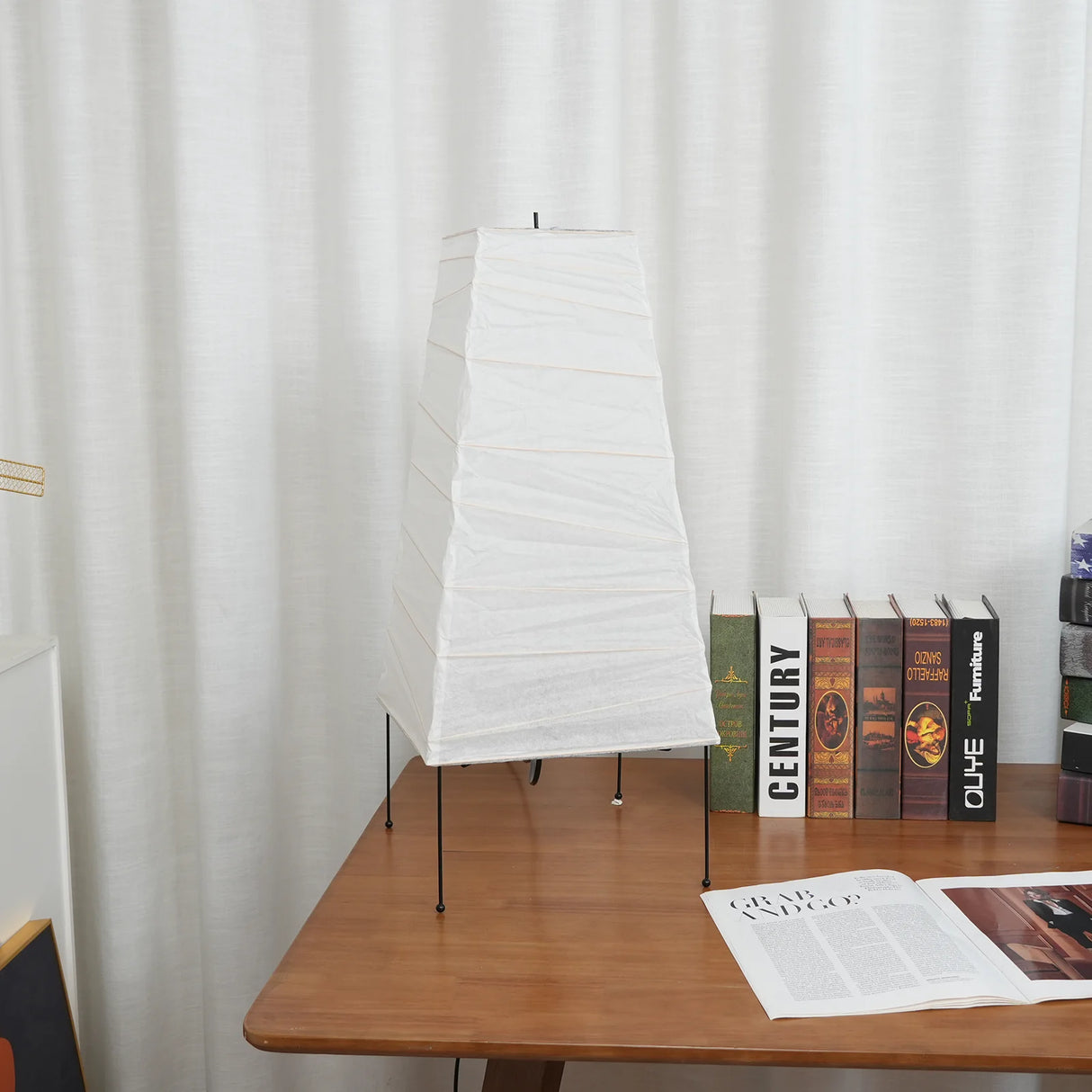 Akari 4N Table Lamp
