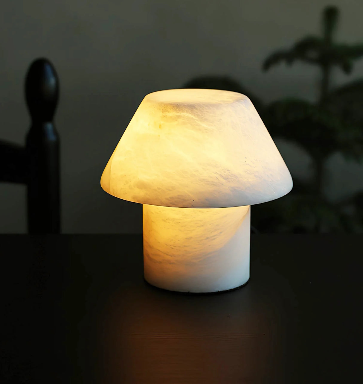 Alabaster Parachilna Petra Tapered Table Lamp