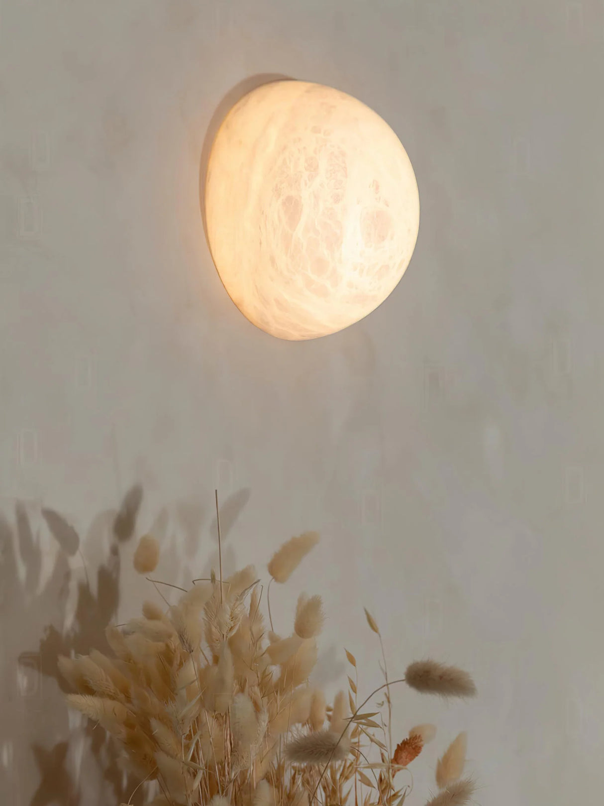 Alabaster Pebble White Wall Lamp