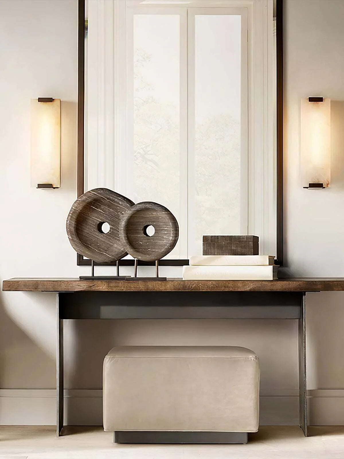 Alabaster Roux Wall Lamp