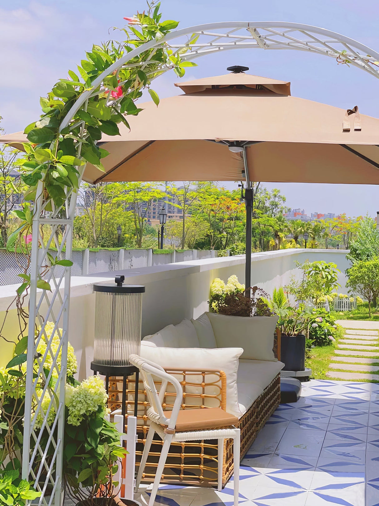 Ambient Line Lantern Garden Lights