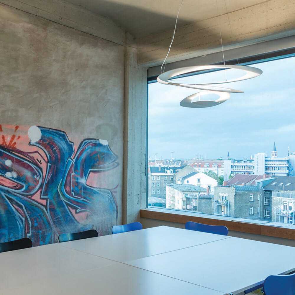 Pirce pendant lamp