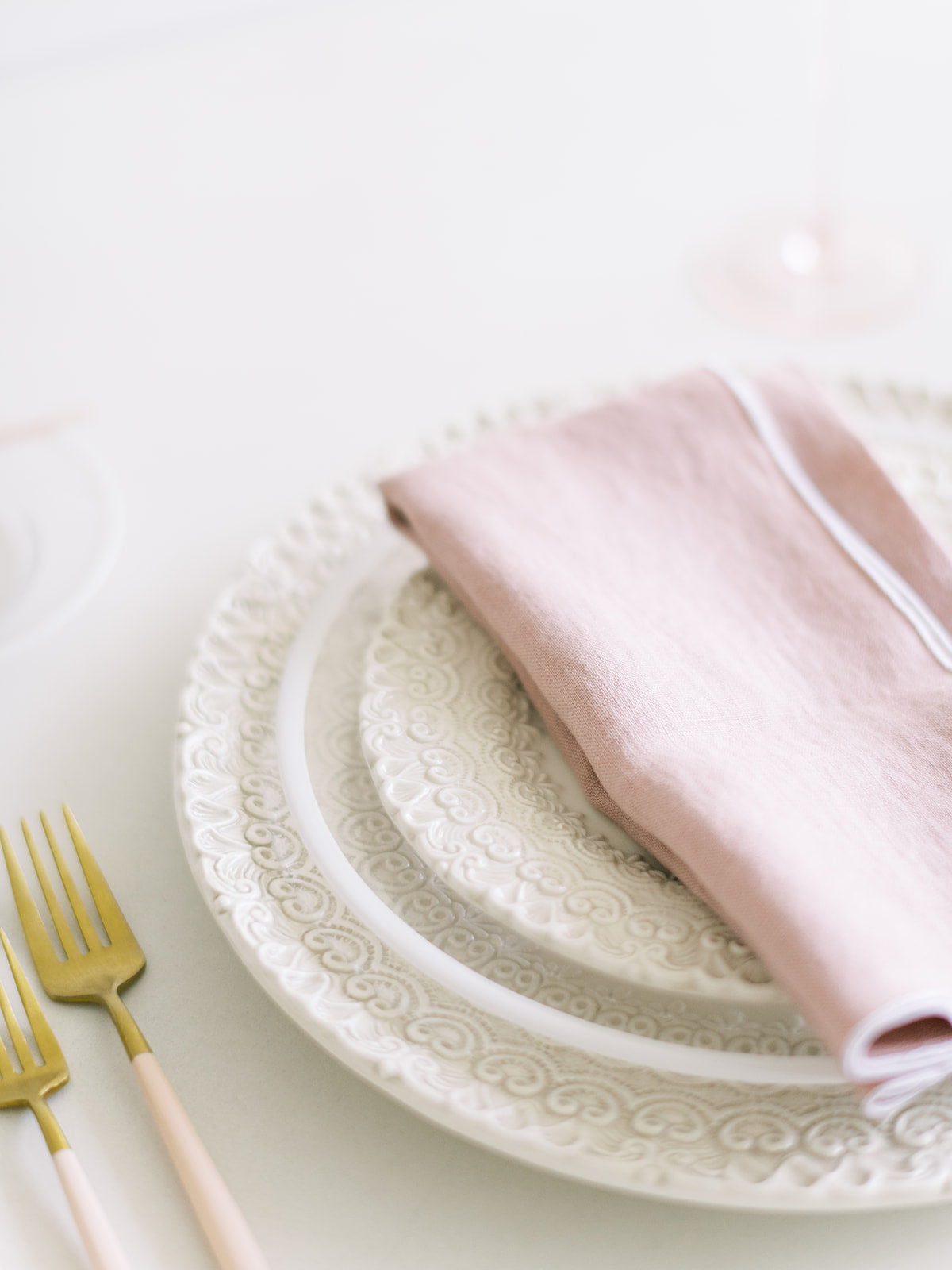 STONE WASHED LINEN NAPKINS // SET OF 4