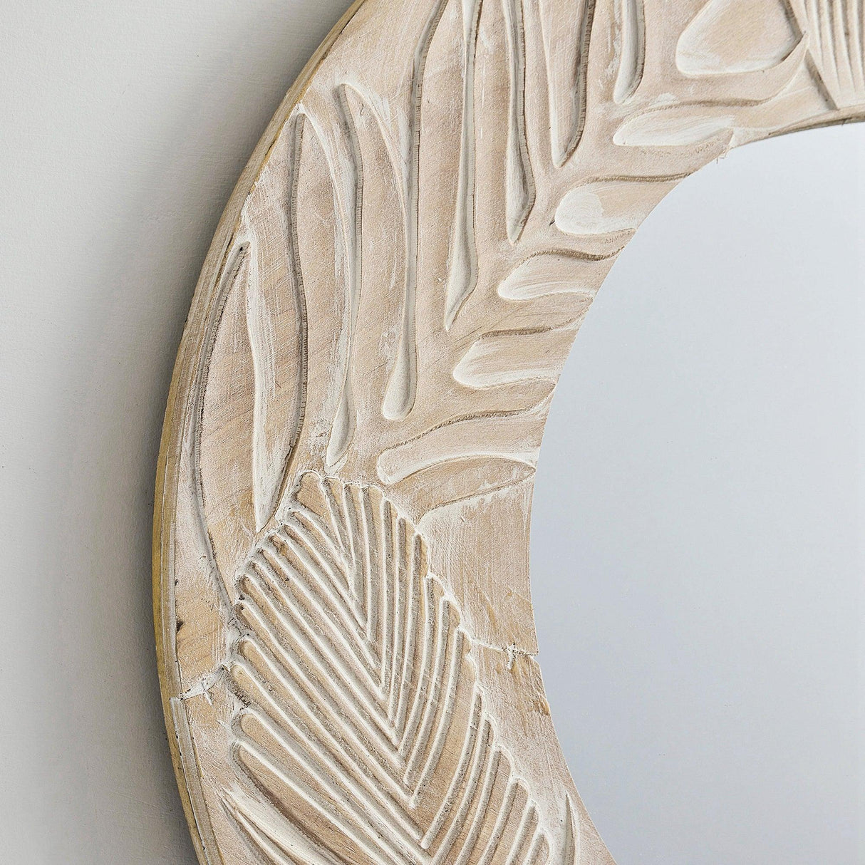 Traditioanl Wood Round Mirror Wall Decor