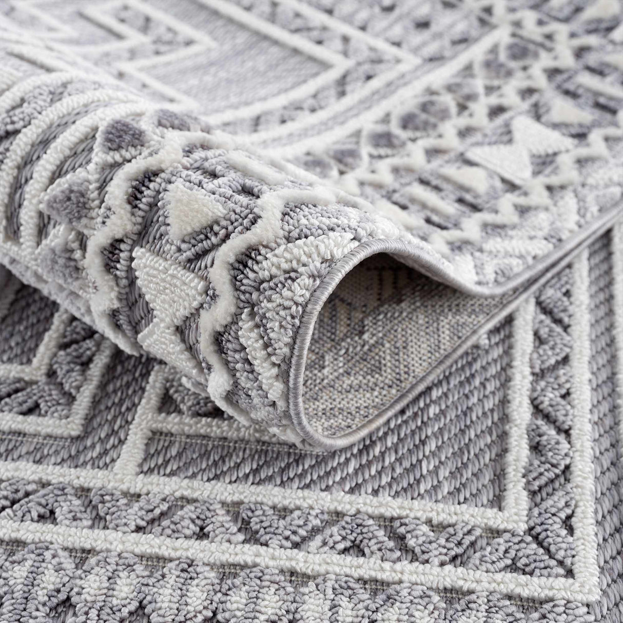 Alya 3D Saxony  with Fringes Area Rug - Clearance