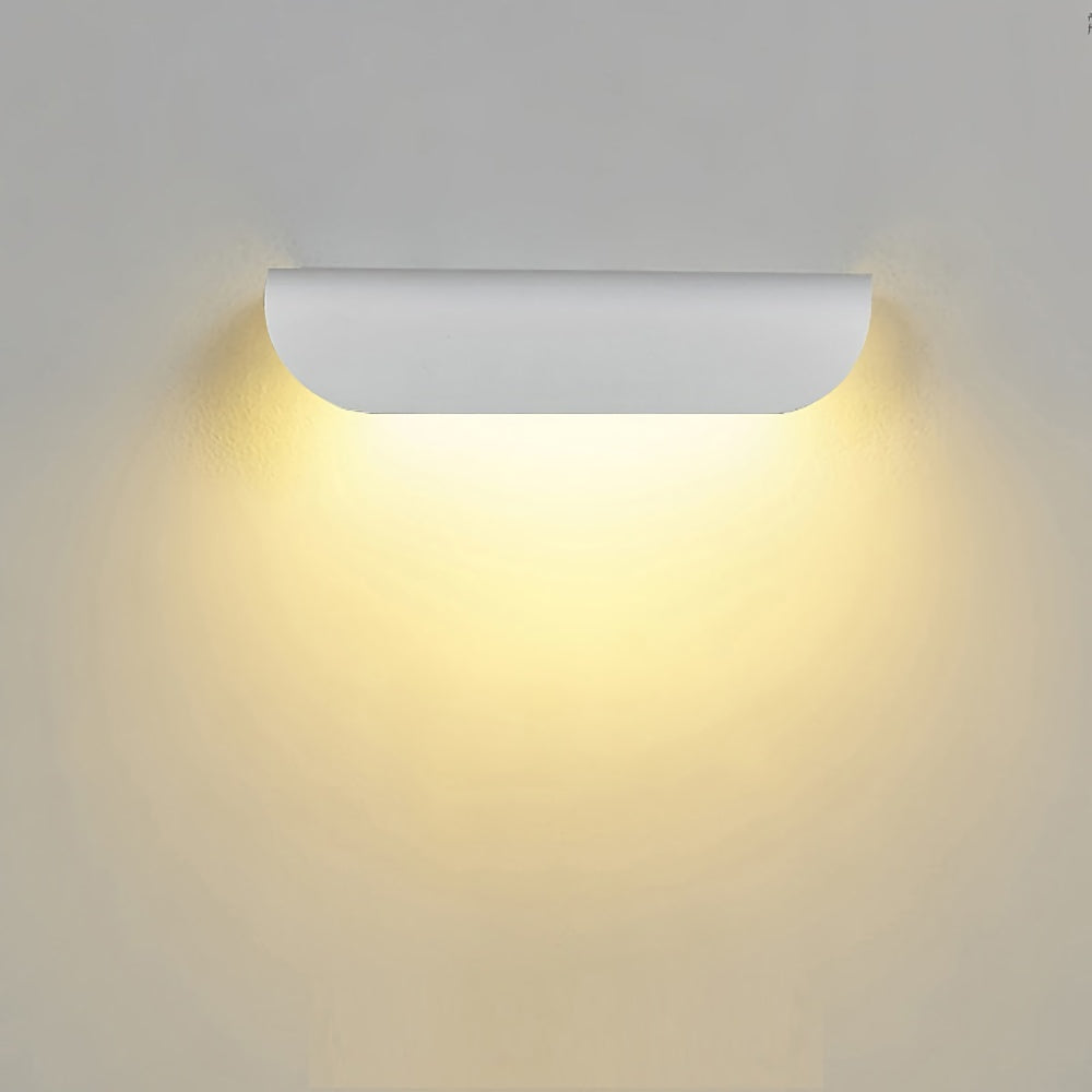Bay Curved Garden Wall Light