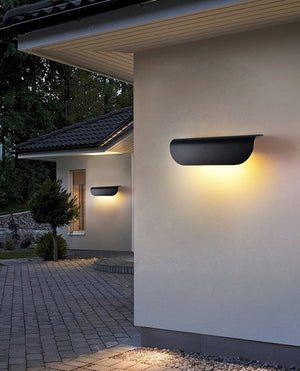 Bay Curved Garden Wall Light
