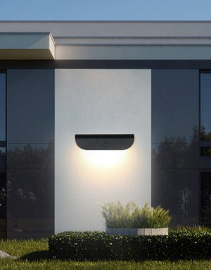 Bay Curved Garden Wall Light