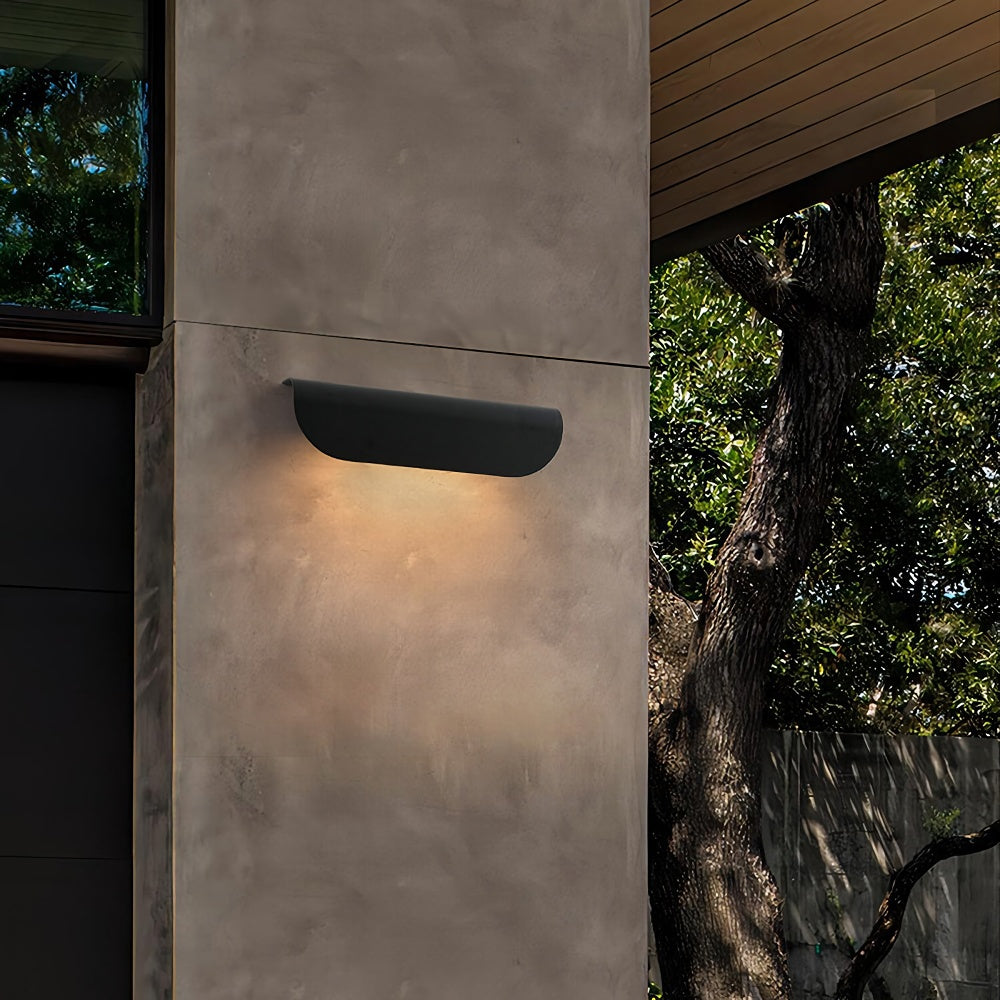 Bay Curved Garden Wall Light