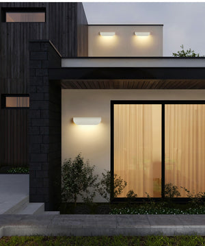 Bay Curved Garden Wall Light