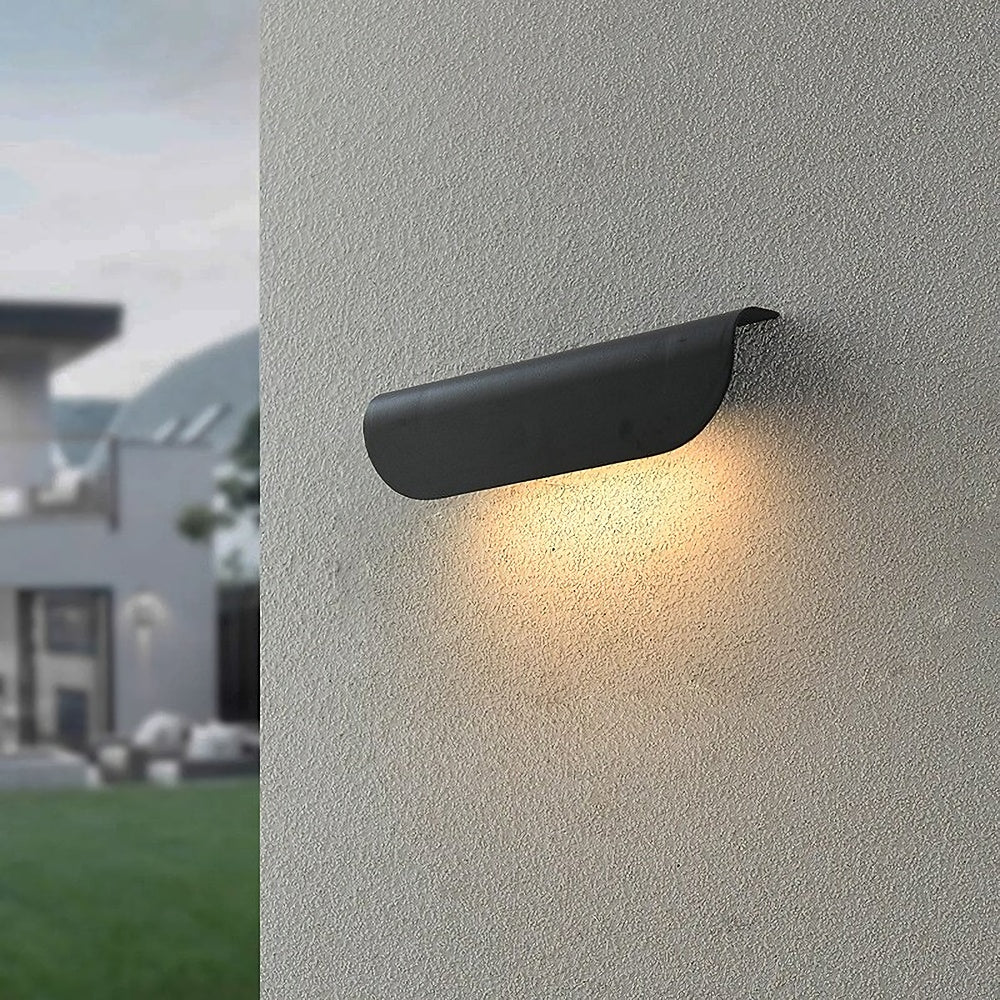 Bay Curved Garden Wall Light