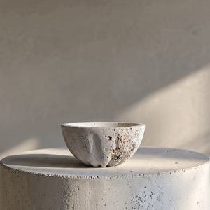 Corona Borealis, White Travertine mid-size bowl, curvilinear-edged Detail