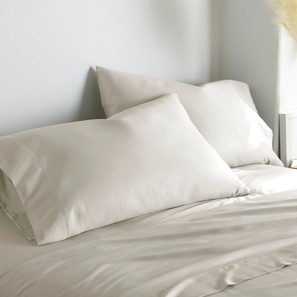Premium Cooling Bamboo Pillowcases – Silky Soft & Skin-Friendly